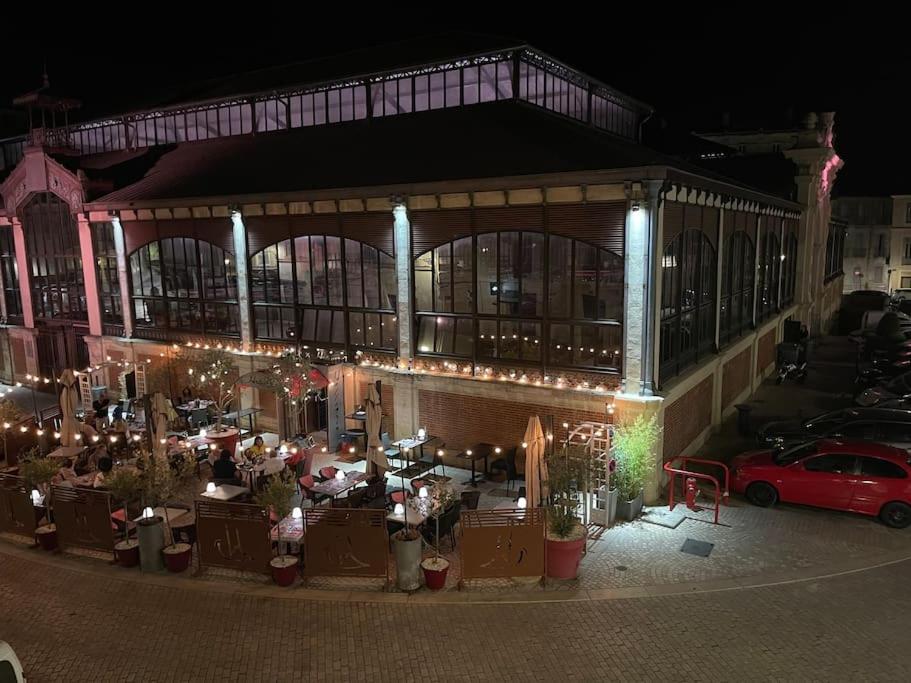 Vue Sur La Place Des Halles, Art Apparts Béziers Kültér fotó
