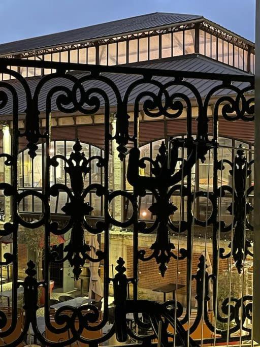 Vue Sur La Place Des Halles, Art Apparts Béziers Kültér fotó