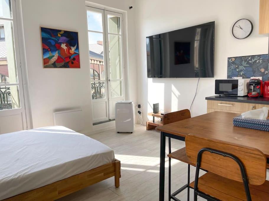 Vue Sur La Place Des Halles, Art Apparts Béziers Kültér fotó